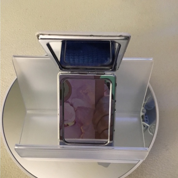 Compact Mirror 2 for $10 - Picture 3 of 5